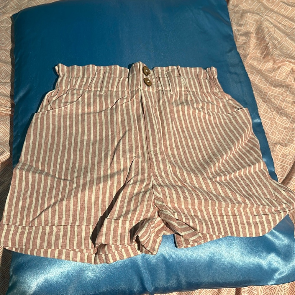 Kohls pale Mauve striped shorts